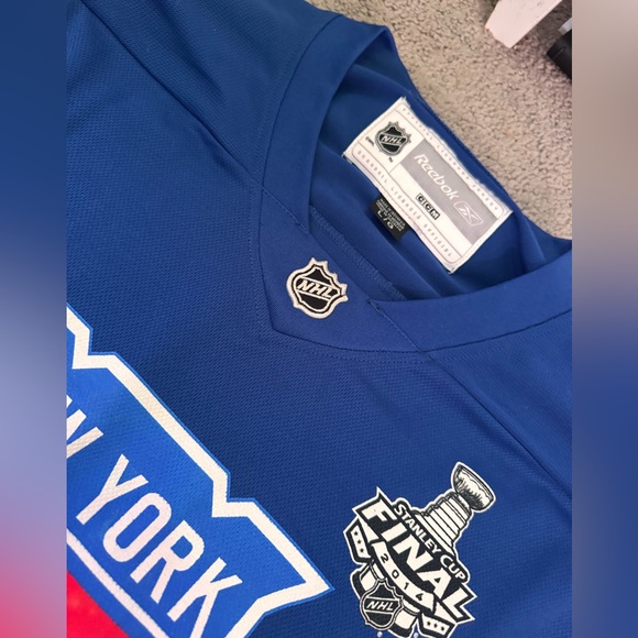 Men’s Reebok New York Rangers Jersey with 2014 Stanley Cup Patch Size L 💙❣️ - Picture 5 of 11